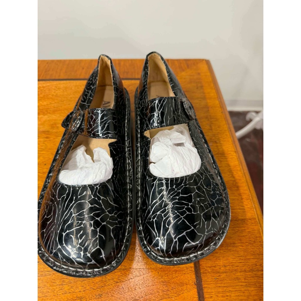 Alegria by PG Lite 8.5 Black Silver Patent Leather Mary Jane Shoes Rose Button